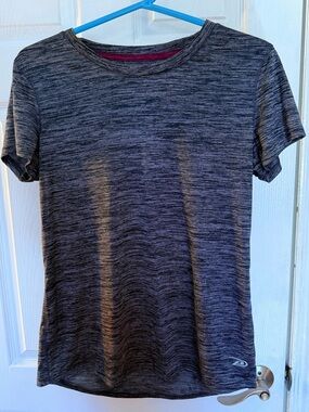 PRO- PLAYER….Heathered Black and Gray Active Tee - Women's Performance Top